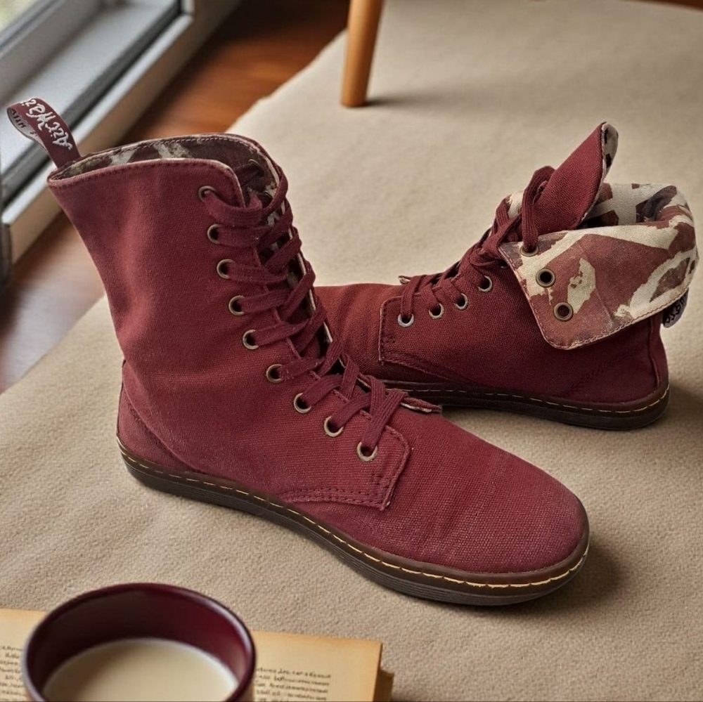 Dr Martens Stratford Women's Burgundy Canvas Boots Size 7 Flat Shoes